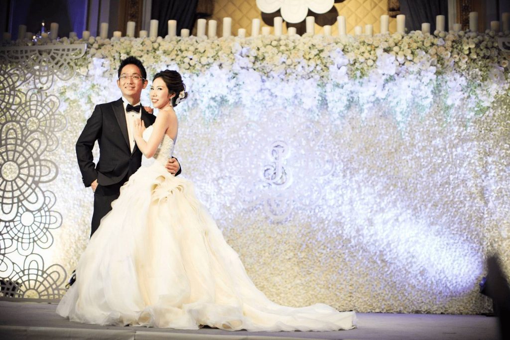 คู่บ่าวสาวในงานแต่งงาน