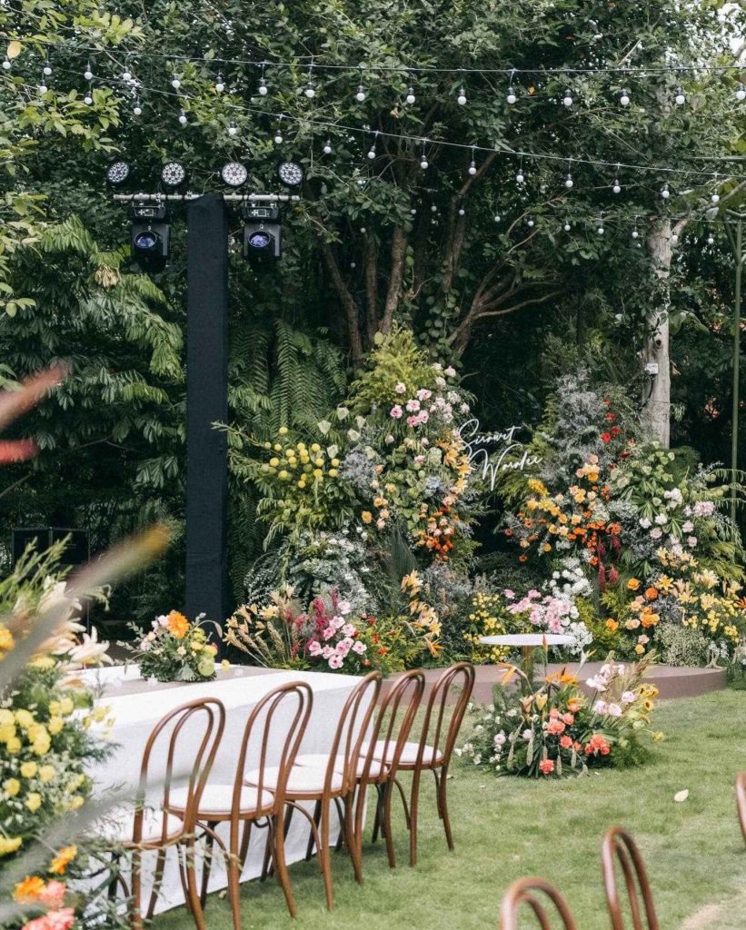 การตกแต่งมุมรับประทานอาหารในงานแต่งงานโซน Outdoor